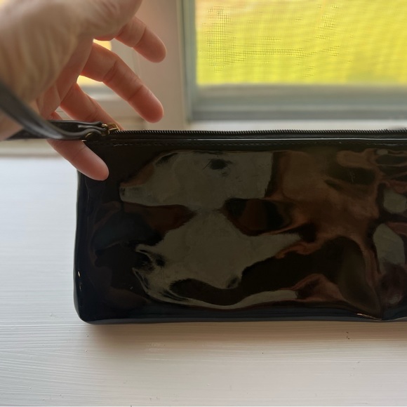 Guess Wristket - Picture 2 of 3